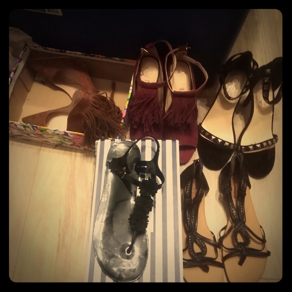 5 pair of size 10 shoes